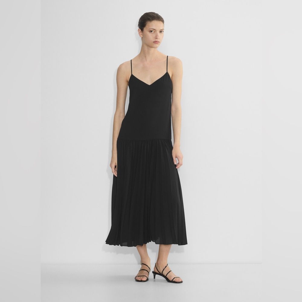 NWT Aritzia Babaton Strategy Dress in Black